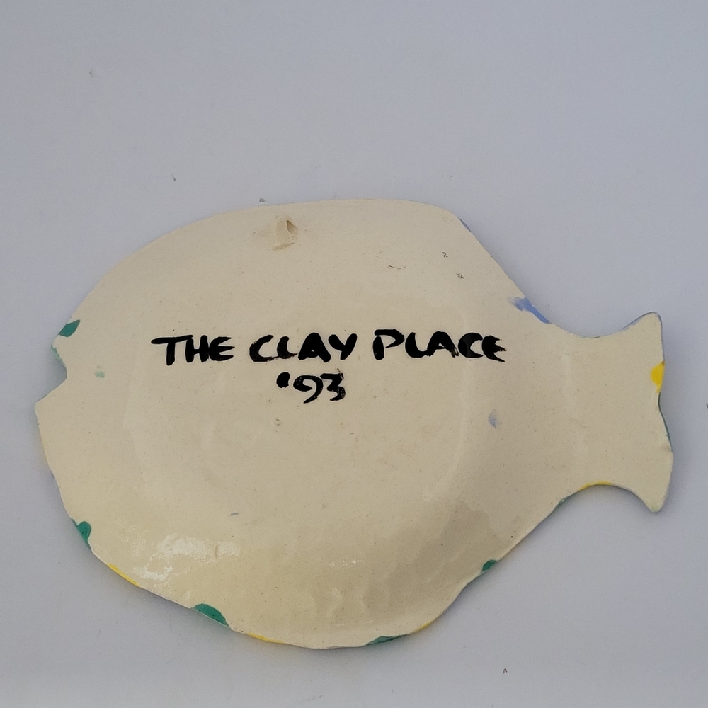 The Clay Place 93' Colorful Cat Fish Ceramic Plate - Picture 3 of 5